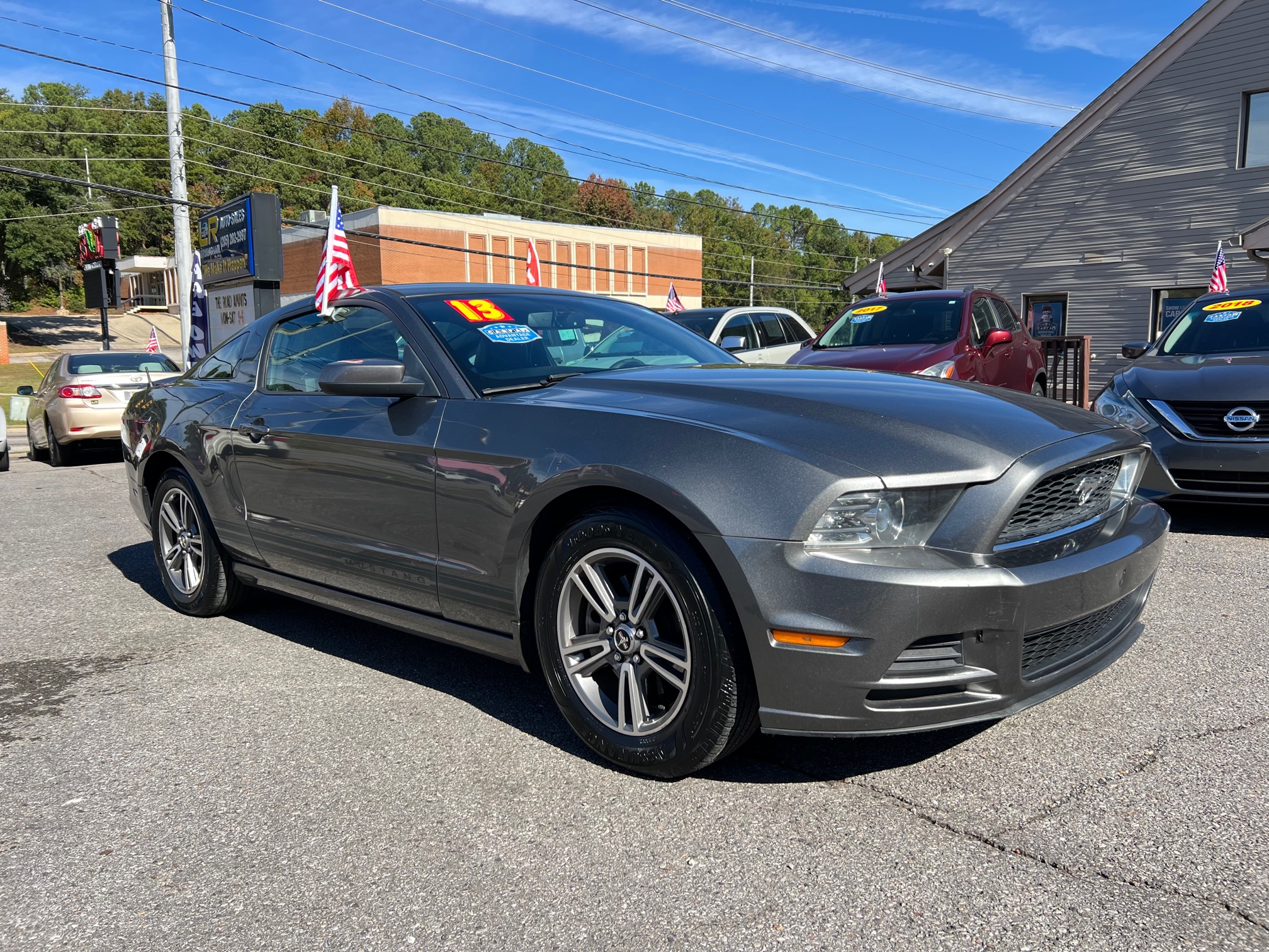 2013 Ford Mustang V6 Premium's photo
